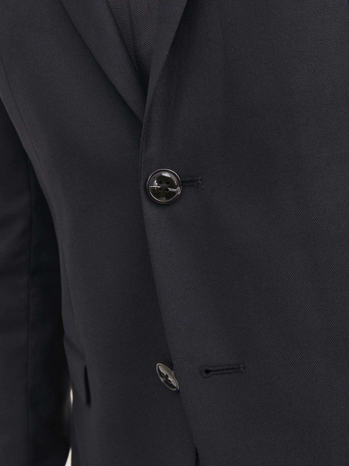 model_shot-detail